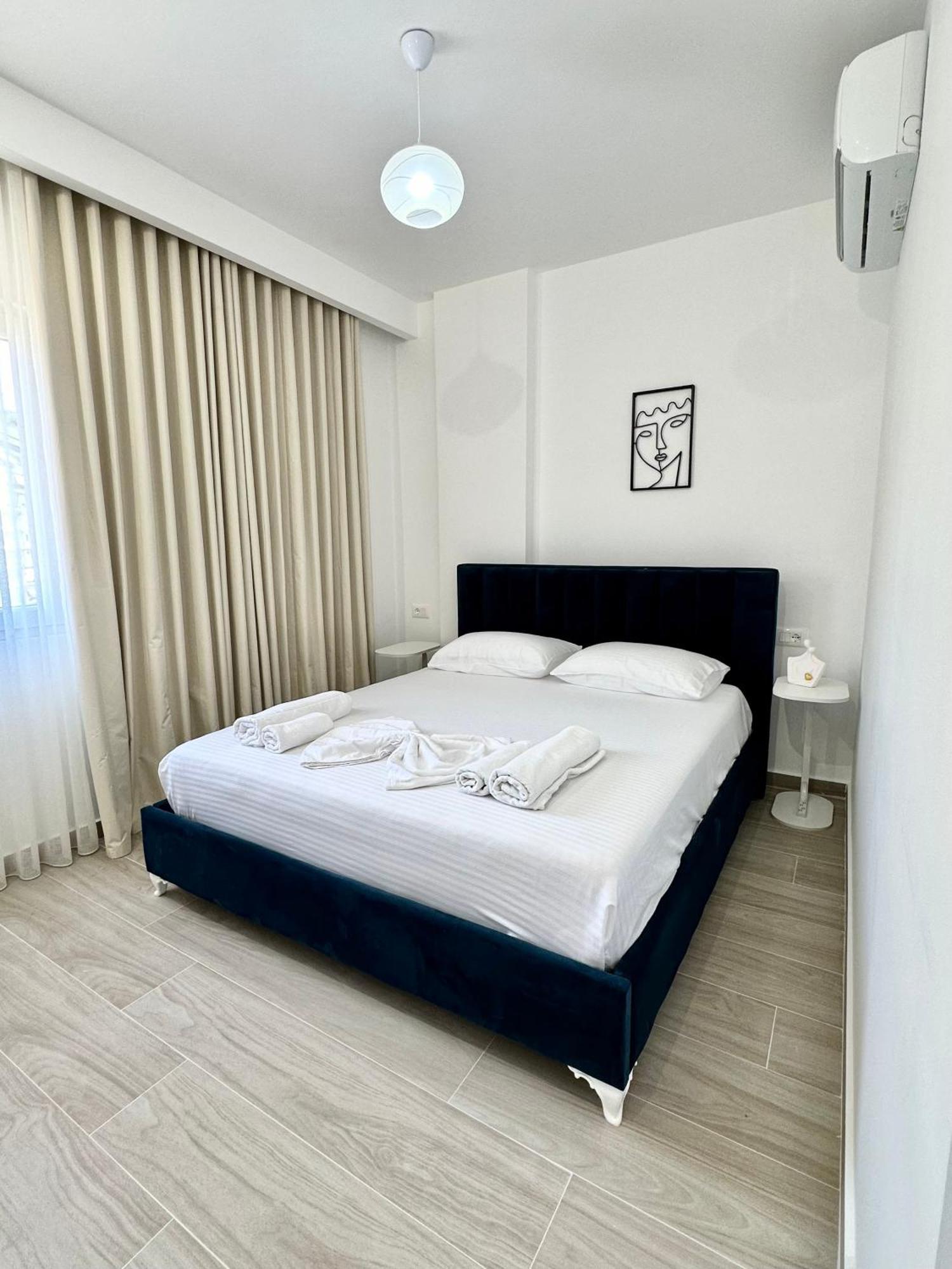 Al Mare Rooms Sarandë Exteriör bild