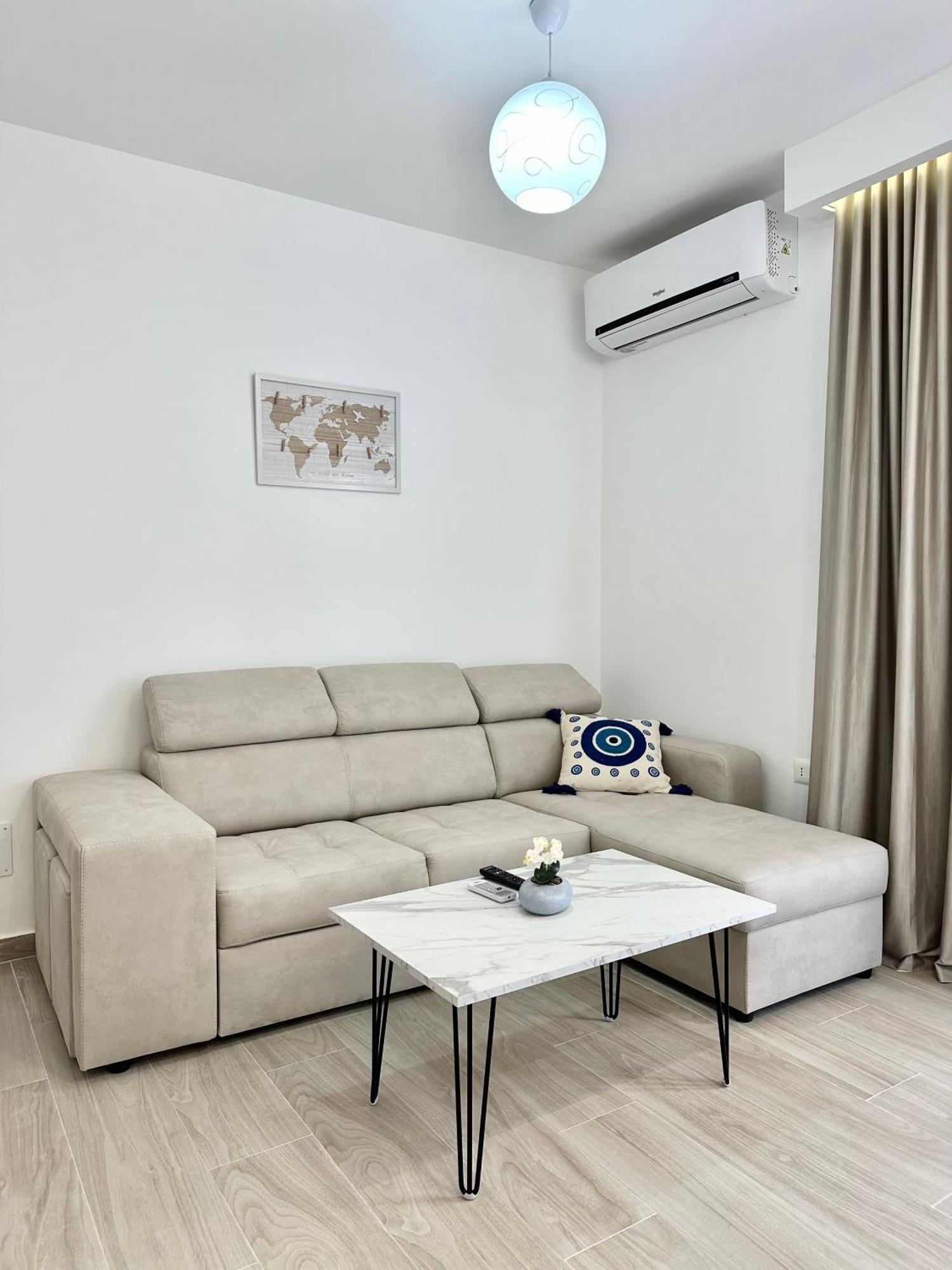 Al Mare Rooms Sarandë Exteriör bild