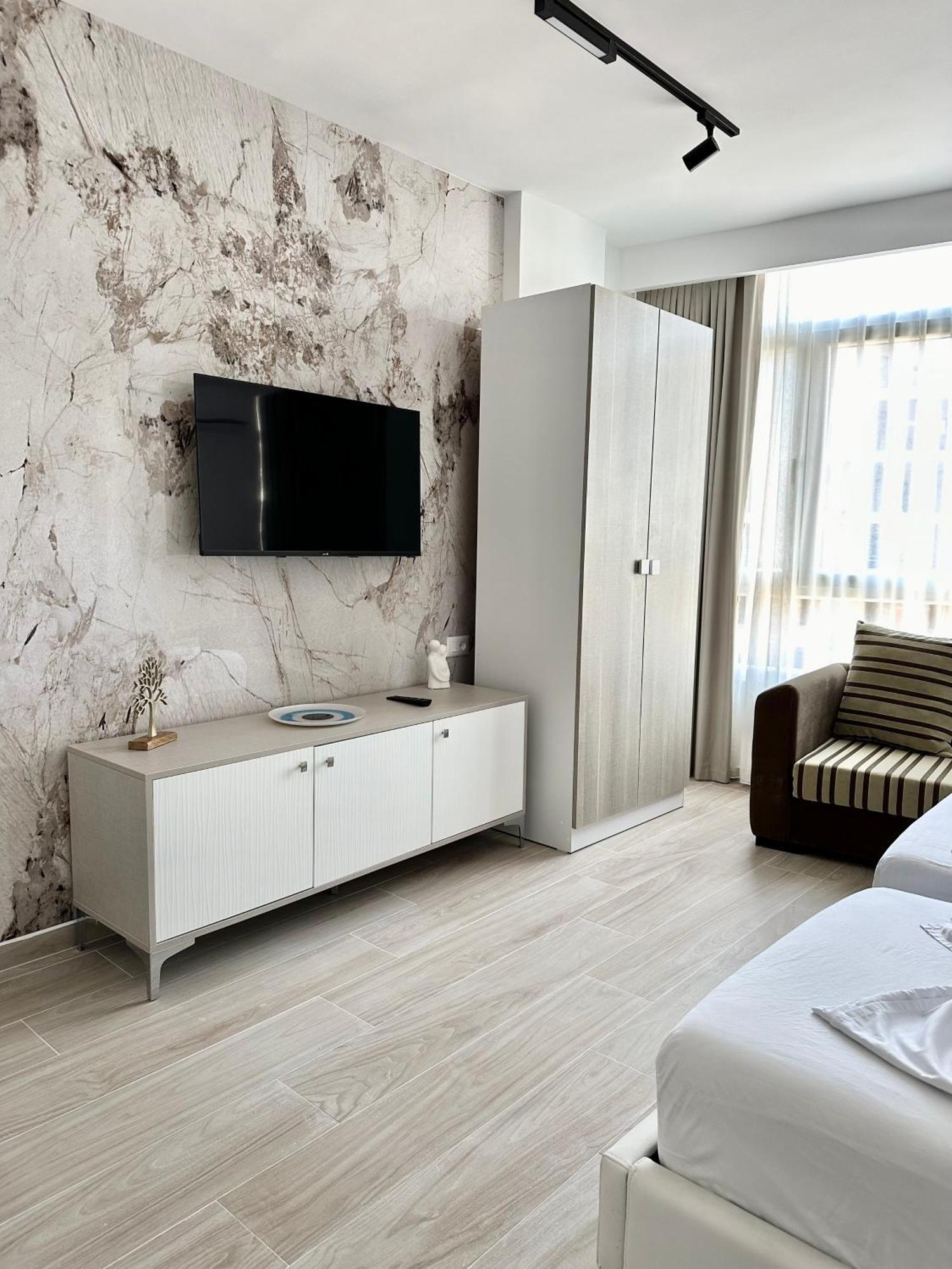 Al Mare Rooms Sarandë Exteriör bild
