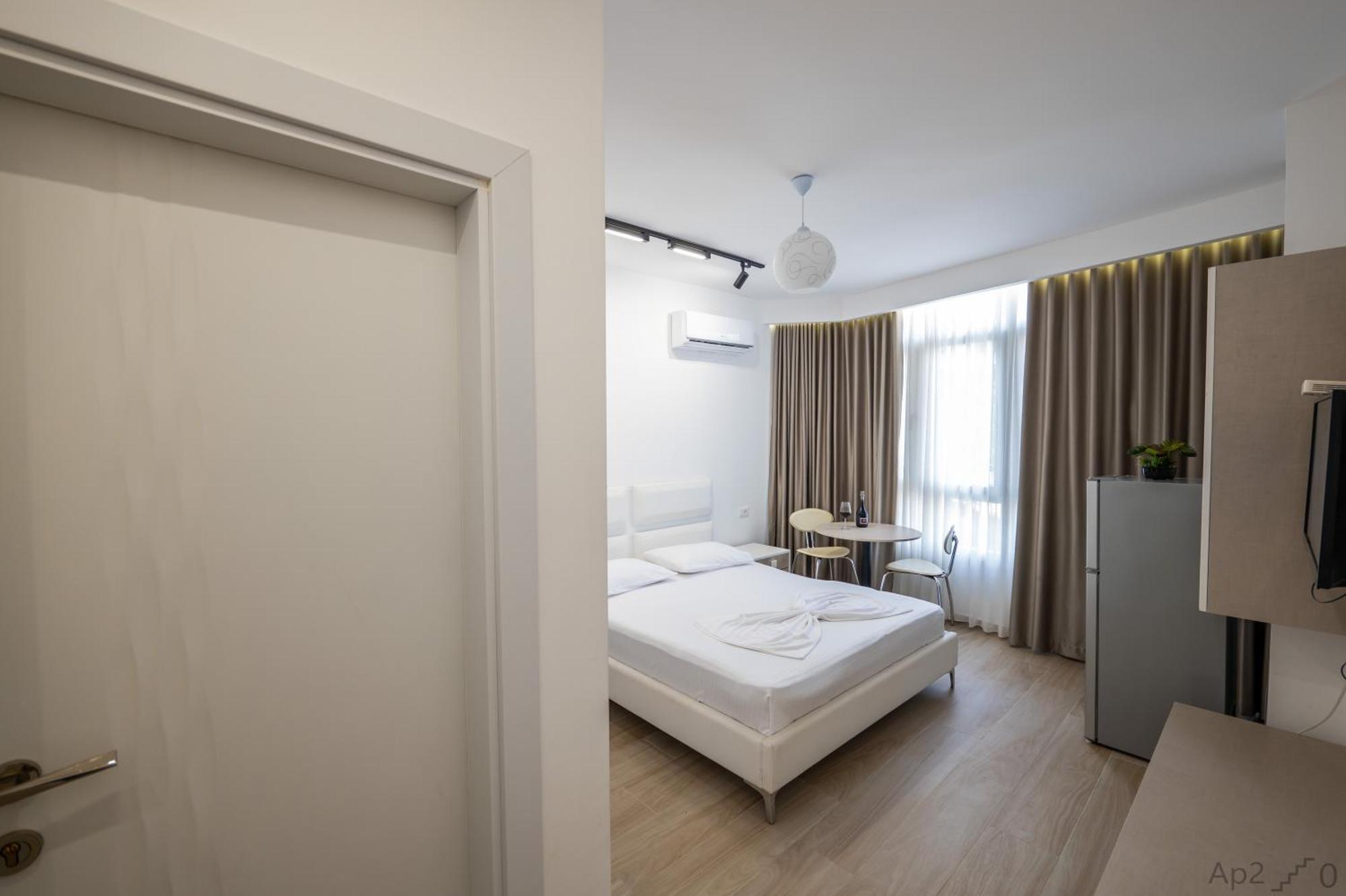 Al Mare Rooms Sarandë Exteriör bild
