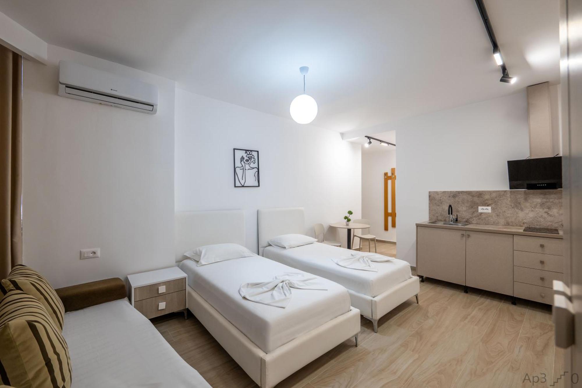 Al Mare Rooms Sarandë Exteriör bild
