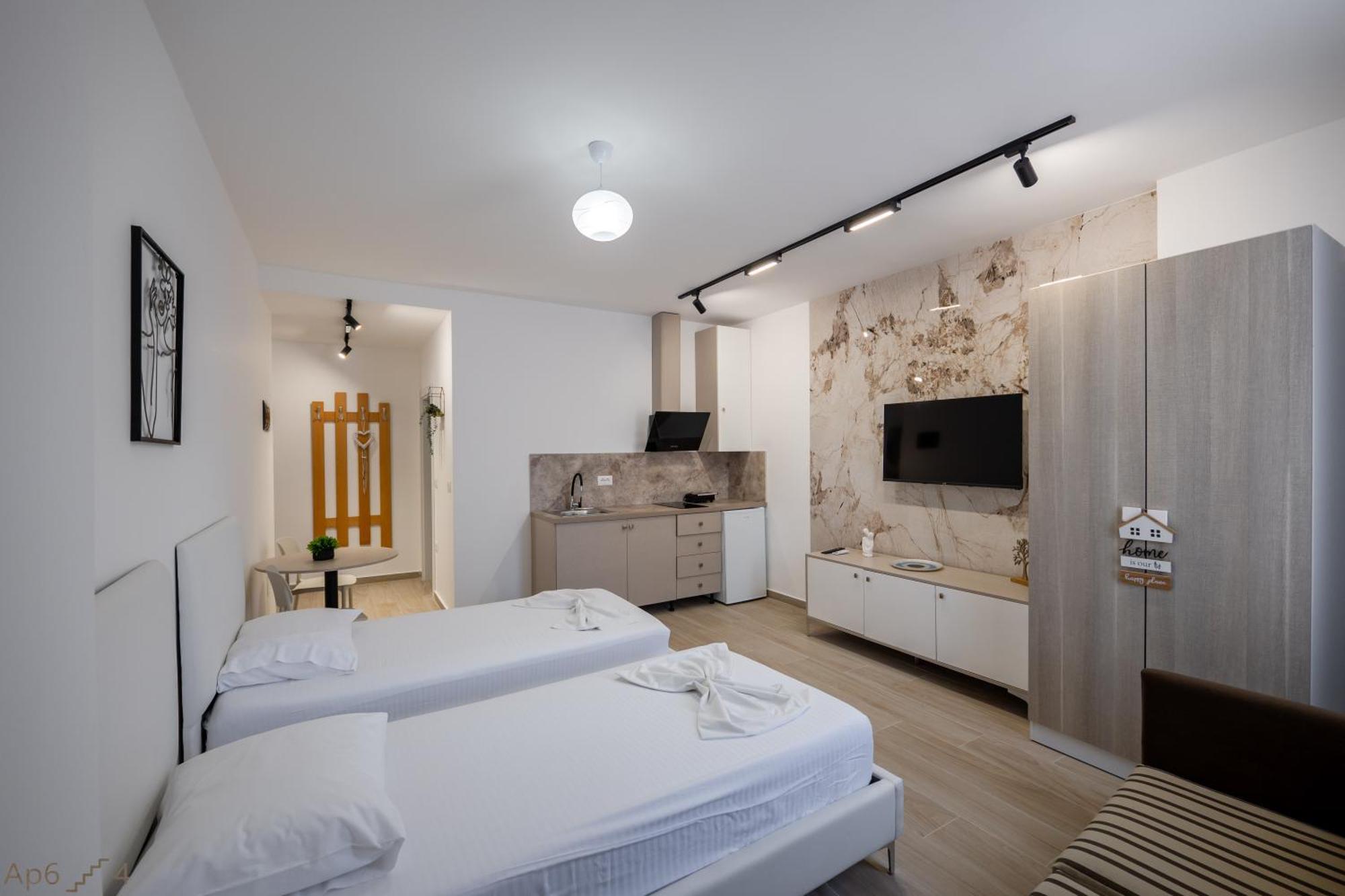 Al Mare Rooms Sarandë Exteriör bild