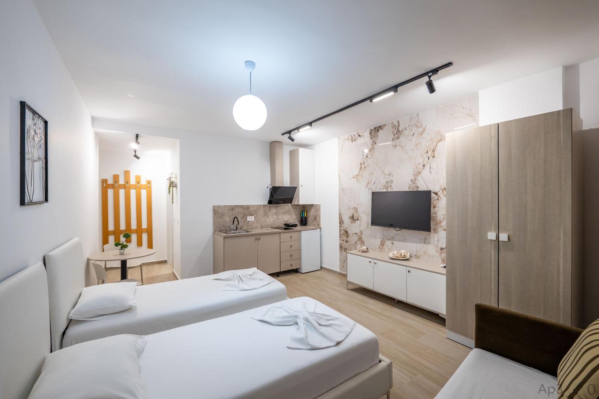 Al Mare Rooms Sarandë Exteriör bild