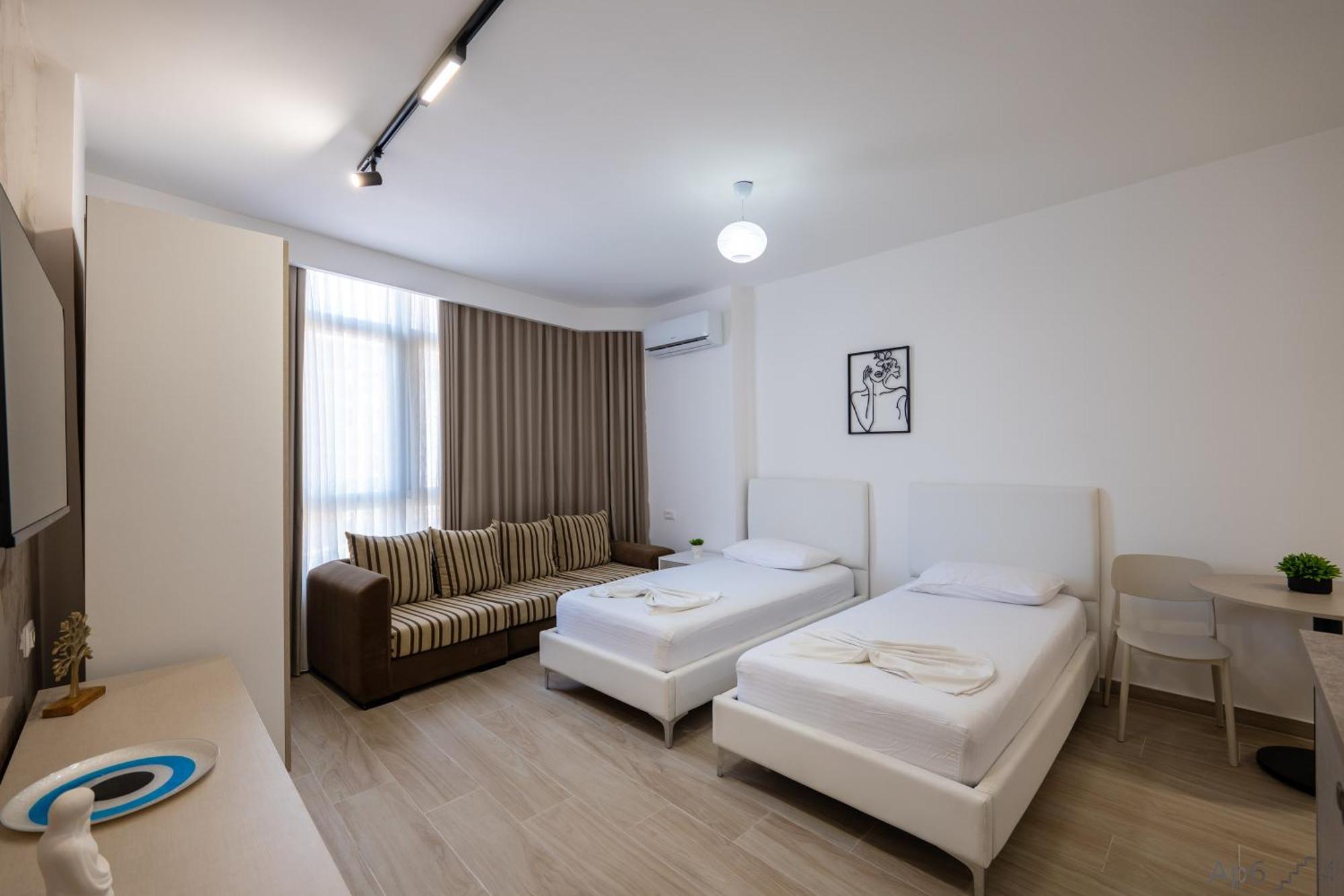 Al Mare Rooms Sarandë Exteriör bild