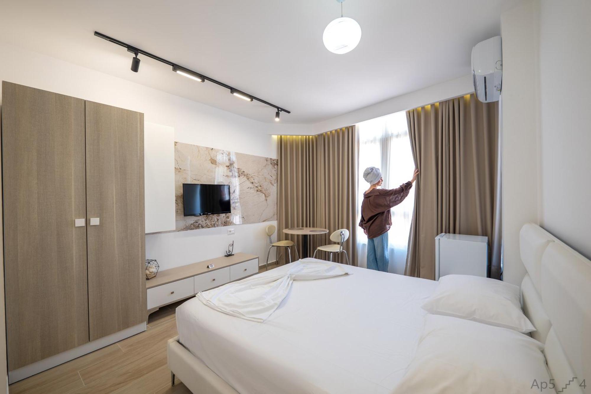 Al Mare Rooms Sarandë Exteriör bild