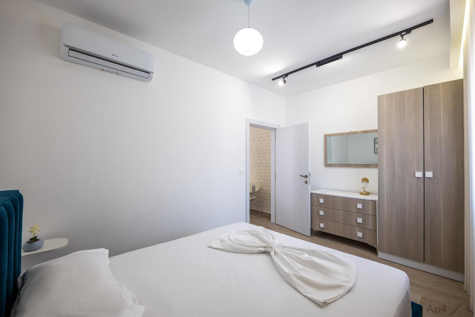 Al Mare Rooms Sarandë Exteriör bild