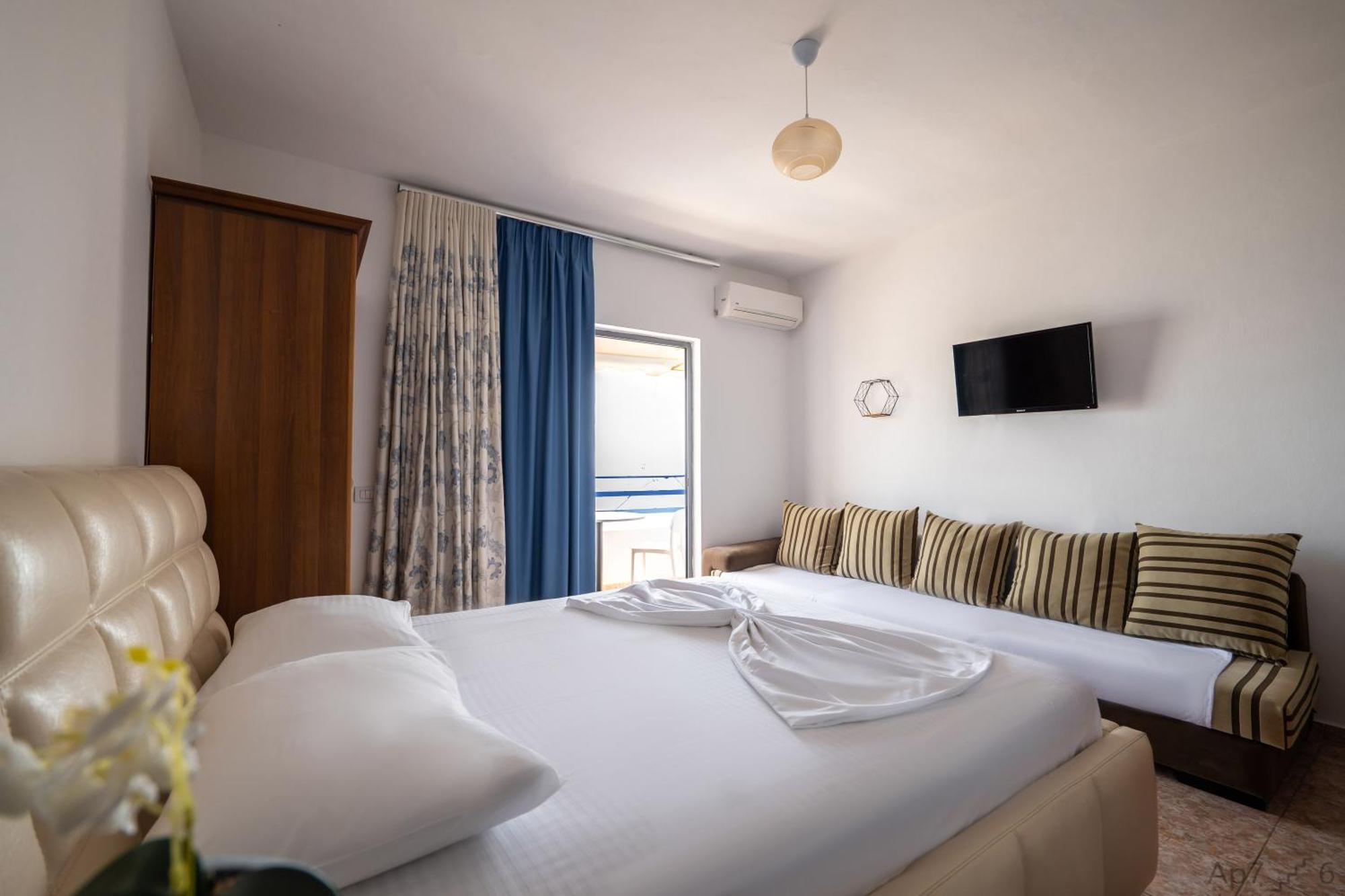 Al Mare Rooms Sarandë Exteriör bild